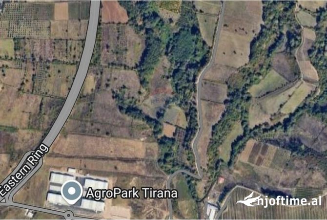 Truall ose Toke  ne Tirane - 2,271,600 Euro