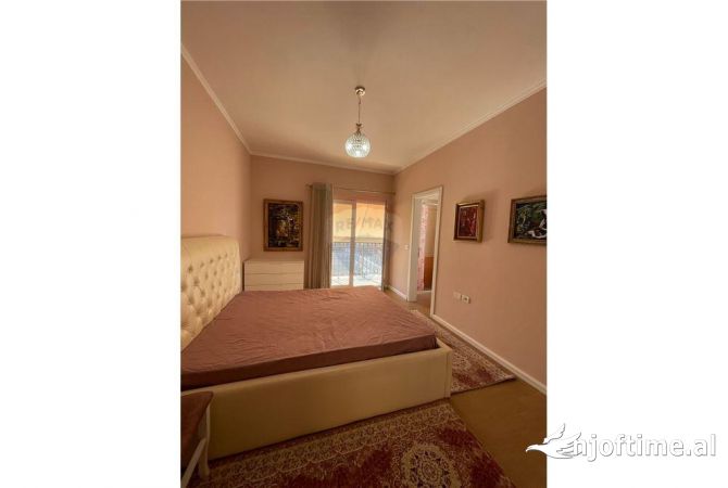 Shtepi me qera 2+1 ne Tirane - 750 Euro