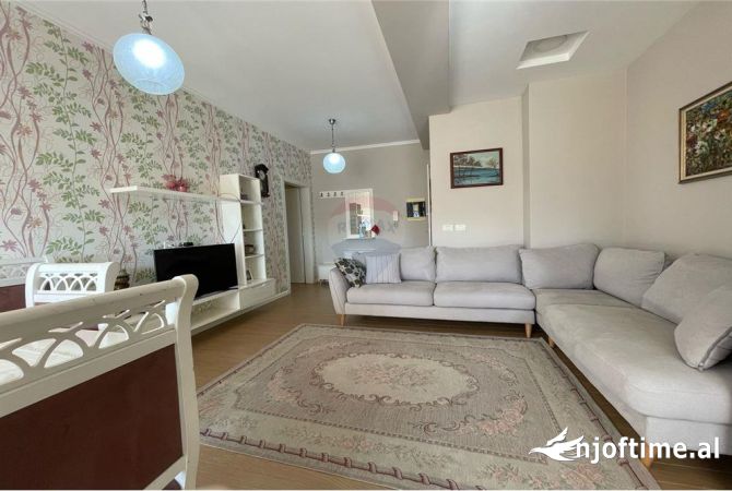 Shtepi me qera Apartament ne Tirane, 2+1, Mobilimi E mobiluar, Pagesa 750  Euro.