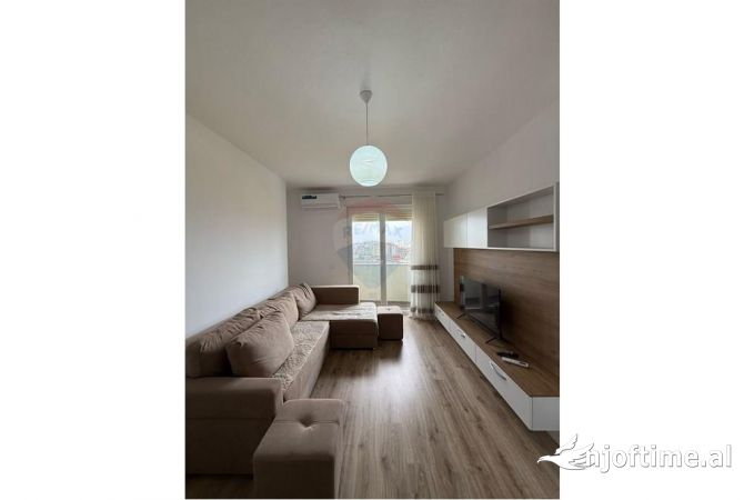 Shtepi me qera 1+1 ne Tirane - 450 Euro