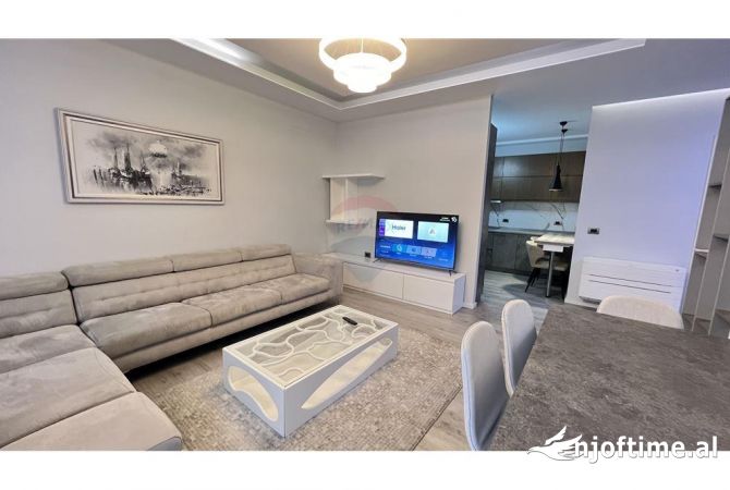 Shtepi me qera 2+1 ne Tirane - 1,000 Euro