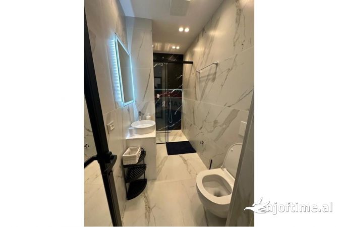 Shtepi me qera Apartament ne Tirane, 2+1, Mobilimi E mobiluar, Pagesa 650  Euro.