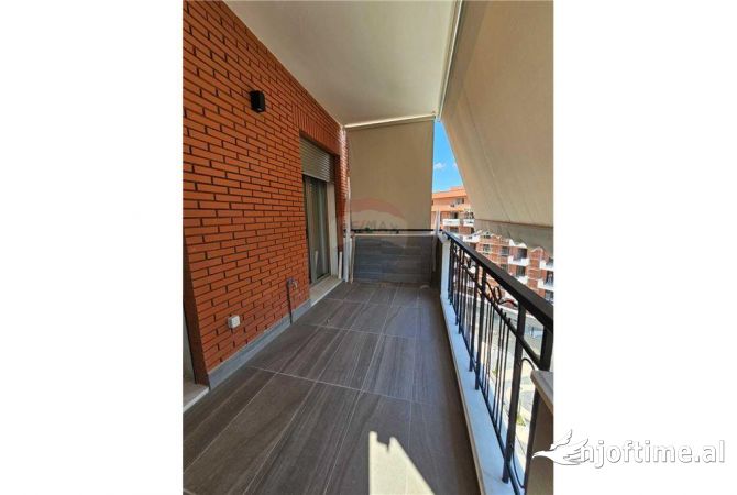 Shtepi me qera 2+1 ne Tirane - 1,300 Euro