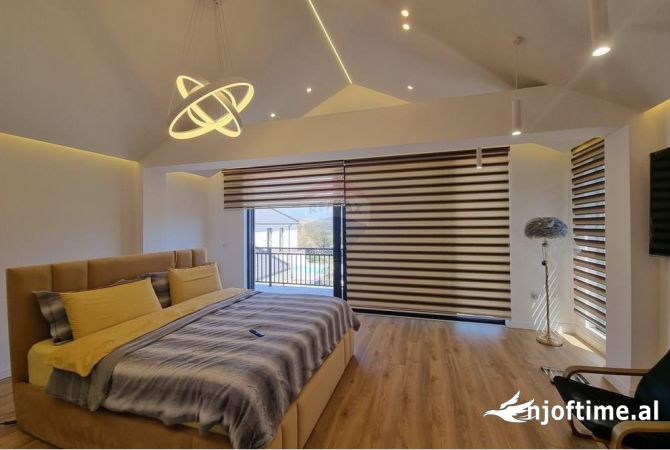 Shtepi me qera Vila Luksoze ne Tirane, 3+1, Mobilimi E mobiluar, Pagesa 5,000  Euro.