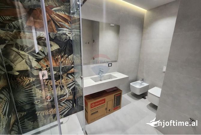 Shtepi ne shitje Apartament ne Tirane, 2+1, Mobilimi Pjeserisht e mobiluar, Pagesa 185,000  Euro.