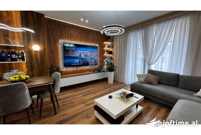 Shtepi me qera 2+1 ne Tirane - 750 Euro