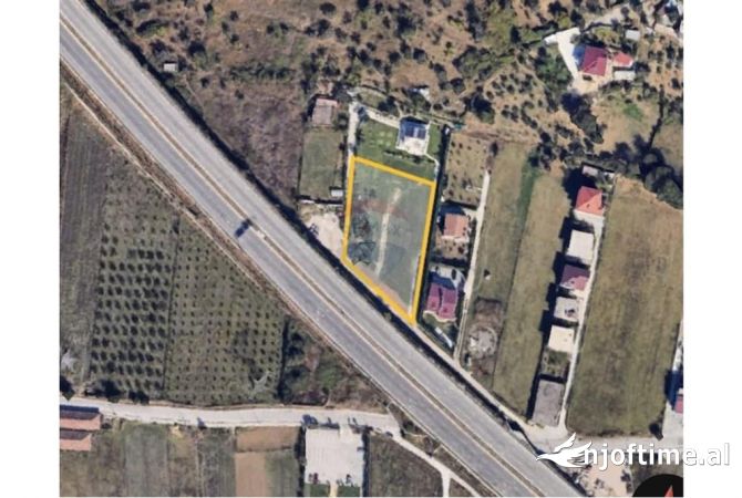 Truall ose Toke  ne Tirane - 449,000 Euro