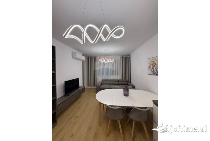 Shtepi me qera 2+1 ne Tirane - 650 Euro