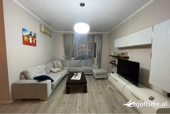 Shtepi me qera 2+1 ne Tirane - 650 Euro