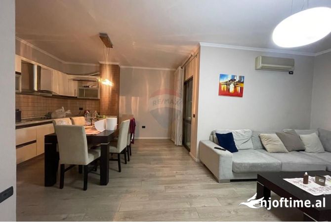 Shtepi me qera 2+1 ne Tirane - 650 Euro