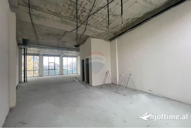Ambient biznesi me qera 1+1 ne Tirane - 4,000 Euro