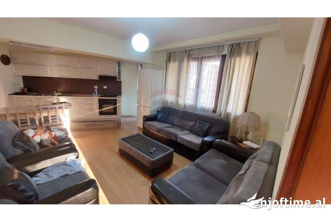 Shtepi me qera Apartament ne Tirane, 2+1, Mobilimi E mobiluar, Pagesa 730  Euro.