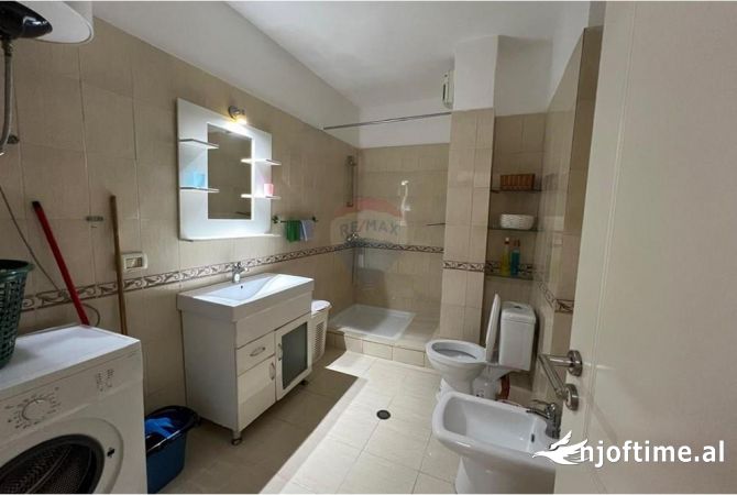 Shtepi ne shitje Apartament ne Tirane, 1+1, Mobilimi E mobiluar, Pagesa 147,000  Euro.