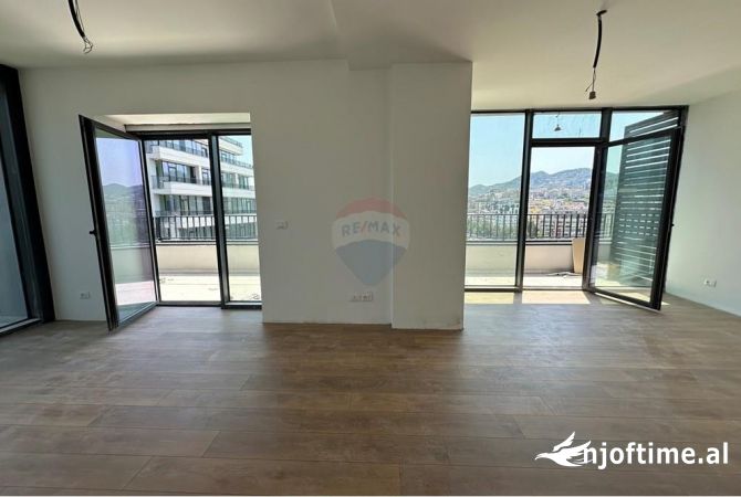 Ambient biznesi me qera 3+1 ne Tirane - 1,600 Euro