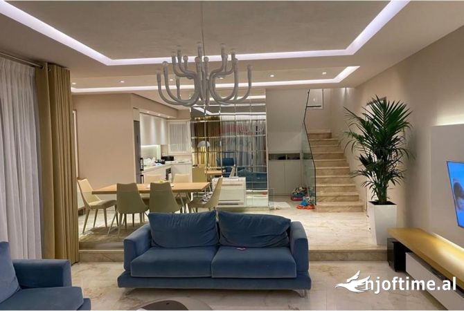 Shtepi ne shitje Vila Luksoze ne Durres, 3+1, Mobilimi E mobiluar, Pagesa 870,000  Euro.