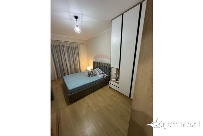 Shtepi ne shitje Apartament ne Tirane, 2+1, Mobilimi E mobiluar, Pagesa 210,000  Euro.