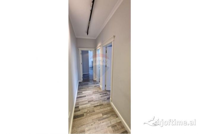 Shtepi me qera Apartament ne Tirane, 2+1, Mobilimi E mobiluar, Pagesa 800  Euro.