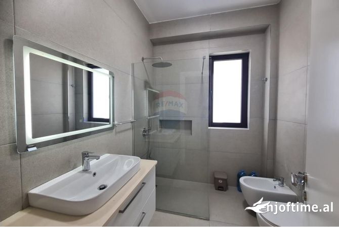 Shtepi me qera Apartament ne Tirane, 2+1, Mobilimi E mobiluar, Pagesa 750  Euro.
