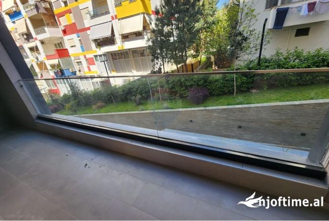 Shtepi ne shitje Apartament ne Tirane, 2+1, Mobilimi E mobiluar, Pagesa 252,000  Euro.