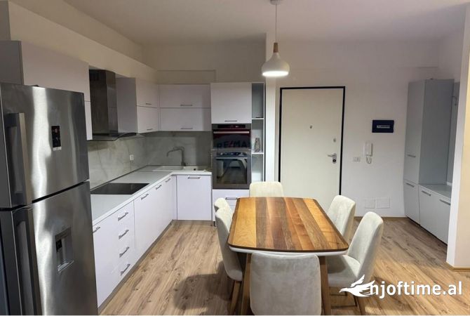 Shtepi me qera 2+1 ne Tirane - 800 Euro