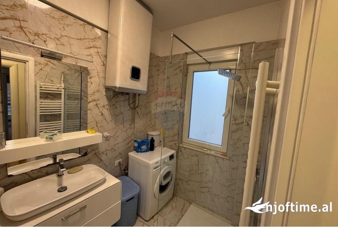 Shtepi me qera Apartament ne Tirane, 2+1, Mobilimi E mobiluar, Pagesa 800  Euro.