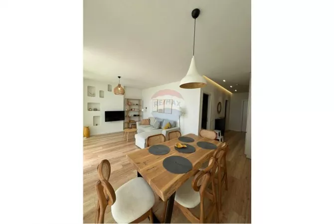 Shtepi ne shitje 2+1 ne Himare - 765,000 Euro