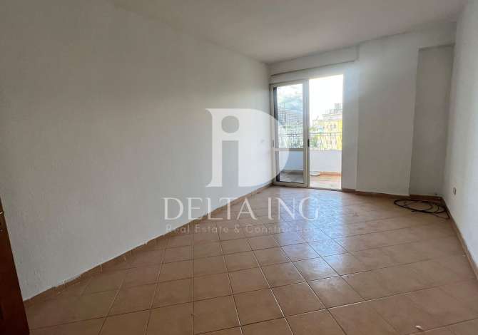 Shtepi ne shitje Apartament ne Tirane, 2+1, Mobilimi Bosh, pa mobiluar, Pagesa 175,000  Euro.