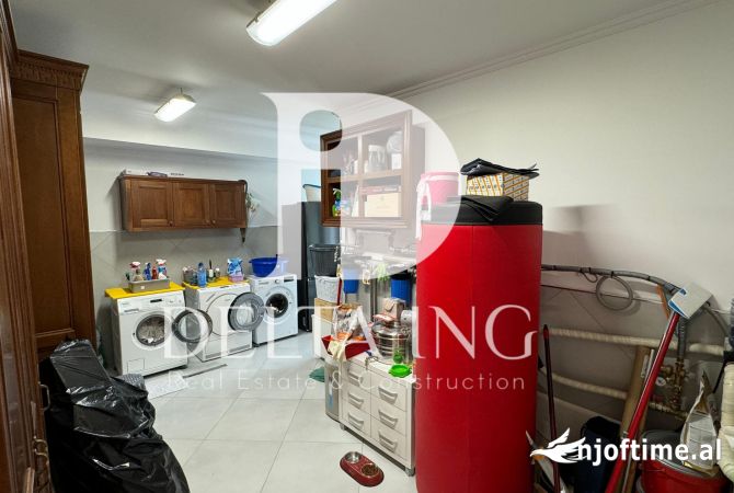 Shtepi ne shitje Apartament ne Tirane, 4+1, Mobilimi E mobiluar, Pagesa 750,000  Euro.