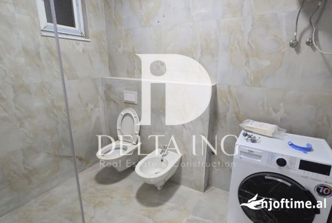 Shtepi ne shitje Apartament ne Tirane, 2+1, Mobilimi E mobiluar, Pagesa 183,000  Euro.