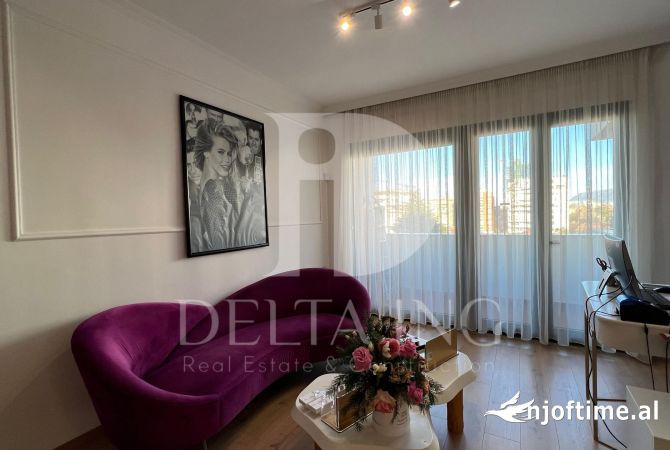 Shtepi me qera 2+1 ne Tirane - 1,400 Euro