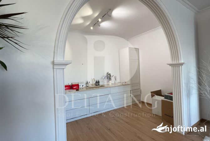 Shtepi me qera Apartament ne Tirane, 2+1, Mobilimi Bosh, pa mobiluar, Pagesa 1,400  Euro.