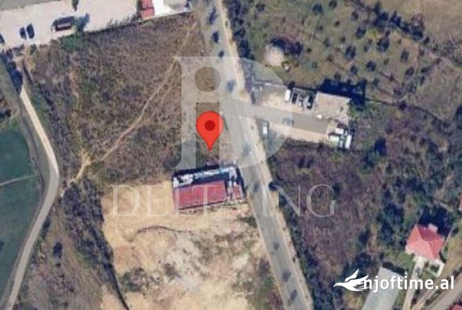 Truall ose Toke  ne Tirane - 320,000 Euro
