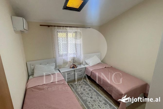 Shtepi me qera Shtepi Private ne Tirane, 3+1, Mobilimi E mobiluar, Pagesa 750  Euro.