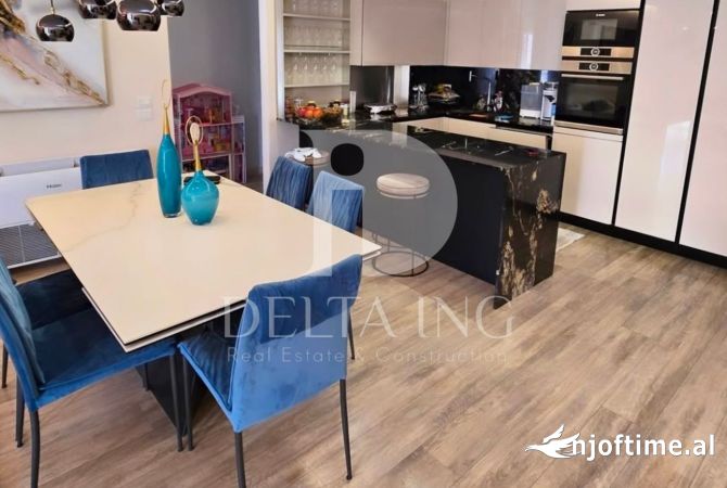 Shtepi ne shitje Apartament ne Tirane, 2+1, Mobilimi E mobiluar, Pagesa 350,000  Euro.