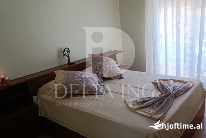 Shtepi me qera Apartament ne Tirane, 2+1, Mobilimi E mobiluar, Pagesa 700  Euro.