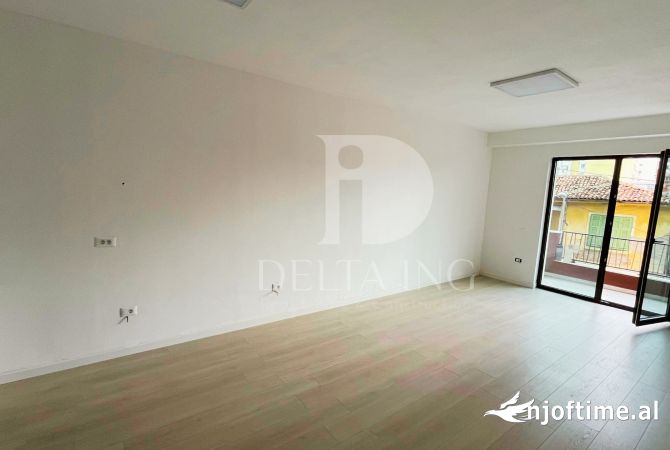 Shtepi me qera 2+1 ne Tirane - 750 Euro