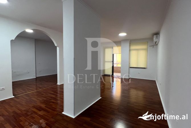 Ambient biznesi me qera 3+1 ne Tirane - 1,800 Euro