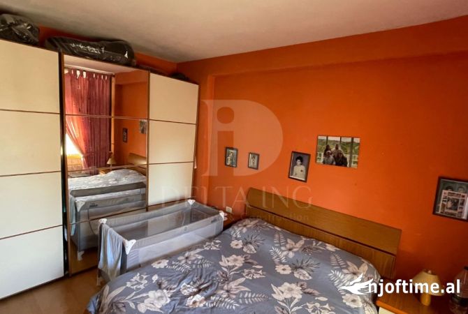 Shtepi ne shitje Apartament ne Tirane, 3+1, Mobilimi E mobiluar, Pagesa 280,000  Euro.