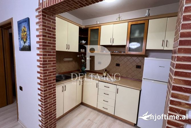 Shtepi ne shitje Apartament ne Tirane, 1+1, Mobilimi E mobiluar, Pagesa 110,000  Euro.