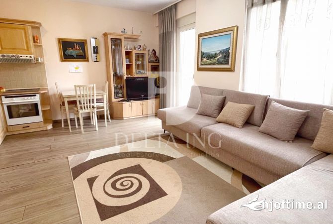 Shtepi me qera 2+1 ne Tirane - 800 Euro