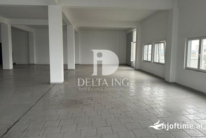 Ambient biznesi me qera 4+1 ne Tirane - 900 Euro