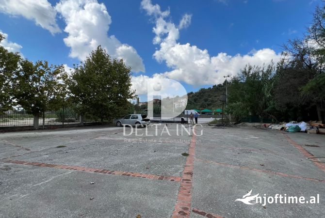 Ambient biznesi me qera 4+1 ne Tirane - 2,000 Euro