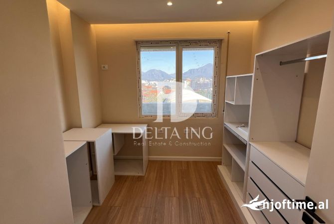 Shtepi ne shitje Apartament ne Tirane, 2+1, Mobilimi Bosh, pa mobiluar, Pagesa 165,000  Euro.