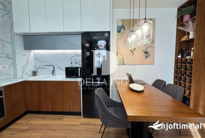 Shtepi ne shitje Apartament ne Tirane, 2+1, Mobilimi E mobiluar, Pagesa 198,000  Euro.