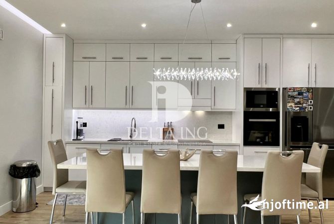 Shtepi ne shitje Apartament ne Tirane, 3+1, Mobilimi E mobiluar, Pagesa 450,000  Euro.