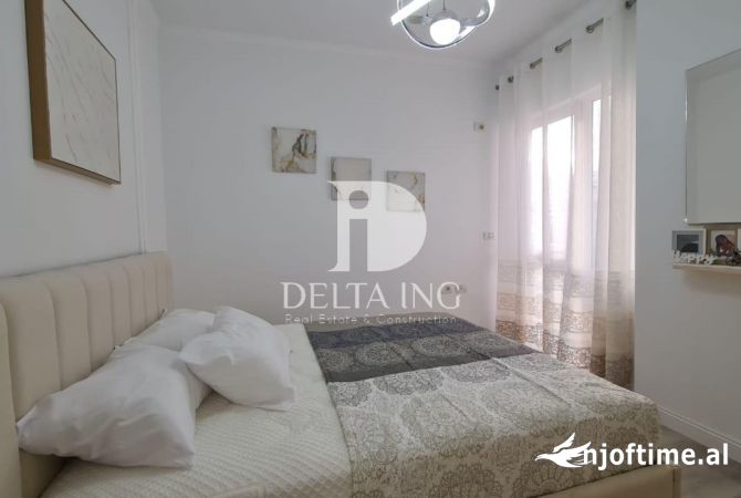 Shtepi ne shitje Apartament ne Tirane, 2+1, Mobilimi E mobiluar, Pagesa 138,000  Euro.