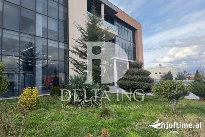 Ambient biznesi me qera 3+1 ne Tirane - 1,050 Euro