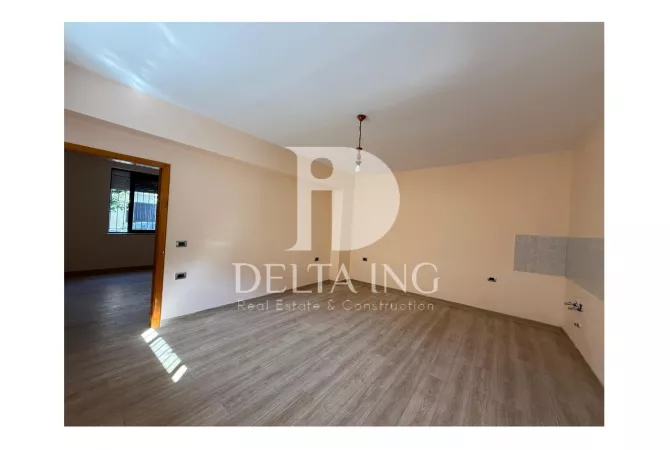 Ambient biznesi me qera 3+1 ne Tirane - 400 Euro