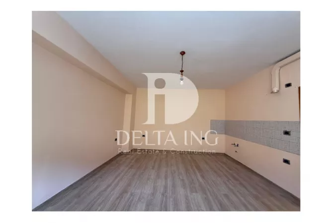 Ambient biznesi me qera 3+1 ne Tirane - 400 Euro