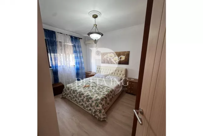 Shtepi ne shitje Apartament ne Tirane, 2+1, Mobilimi E mobiluar, Pagesa 147,000  Euro.